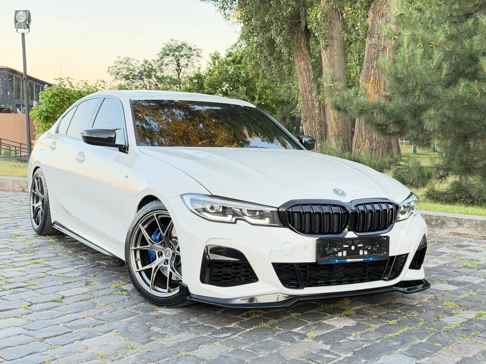 BMW 330i