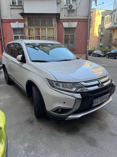 Mitsubishi Outlander
