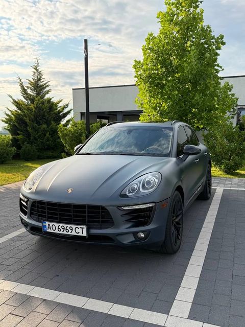 Porsche Macan S