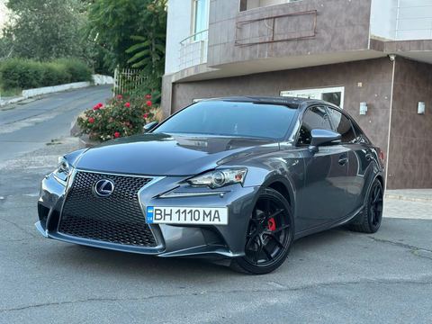 Lexus IS