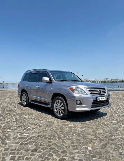 Lexus LX