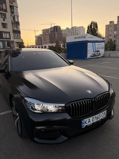 BMW 740i