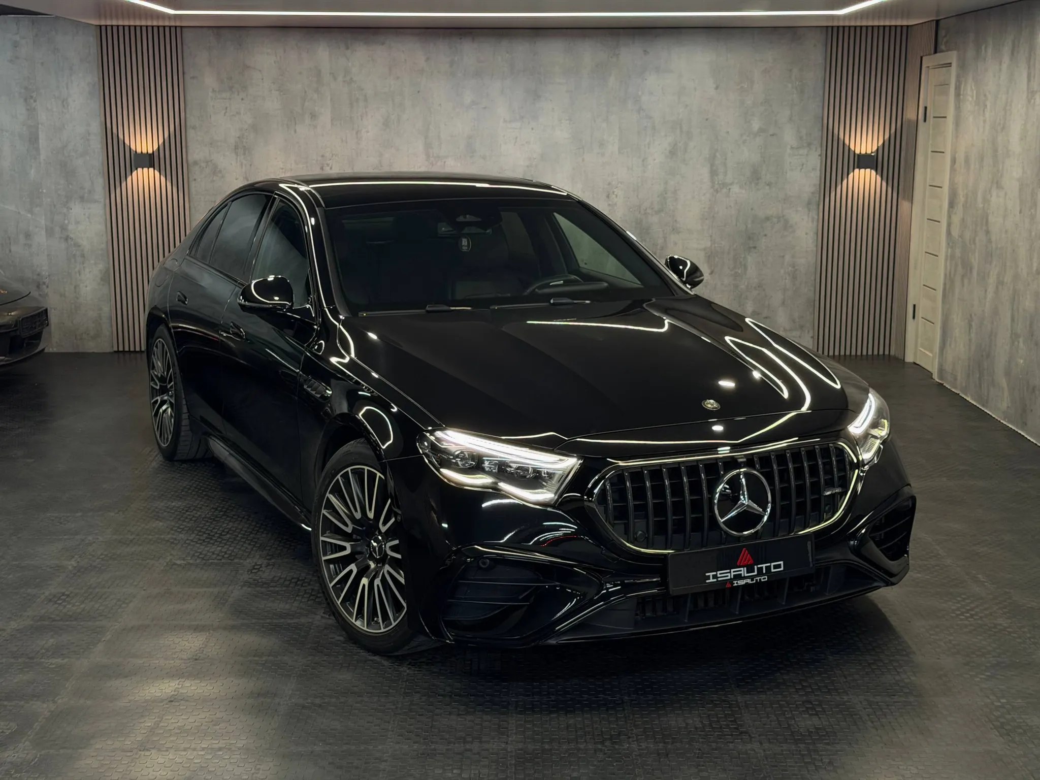 Mercedes-Benz EClass 53 AMG — фото 1