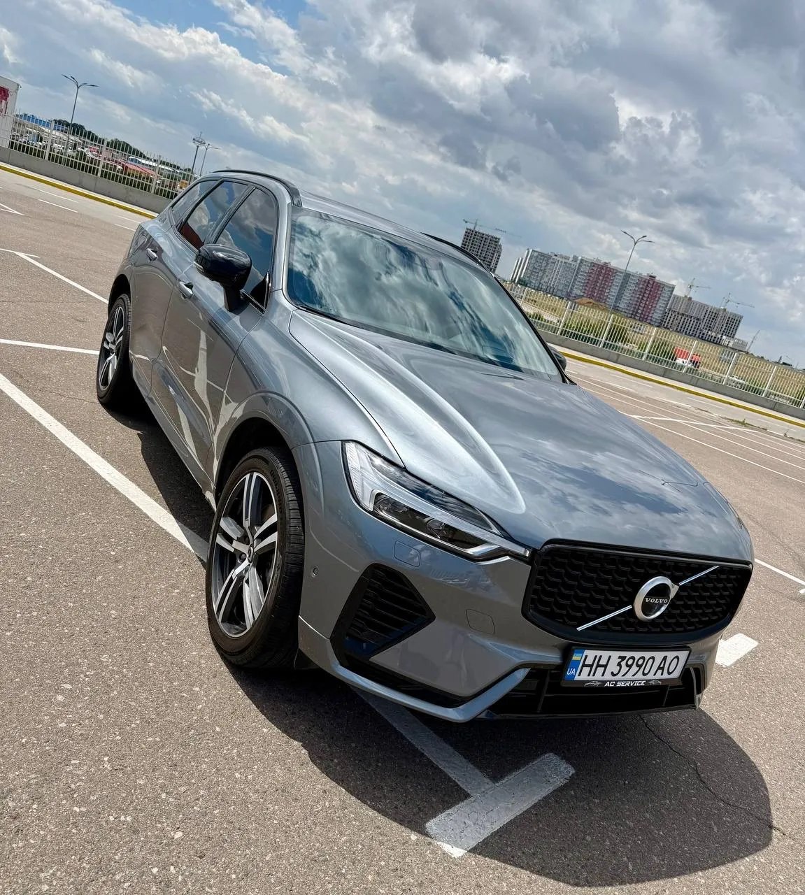 Volvo XC60 T8 R-Design PHEV — фото 1