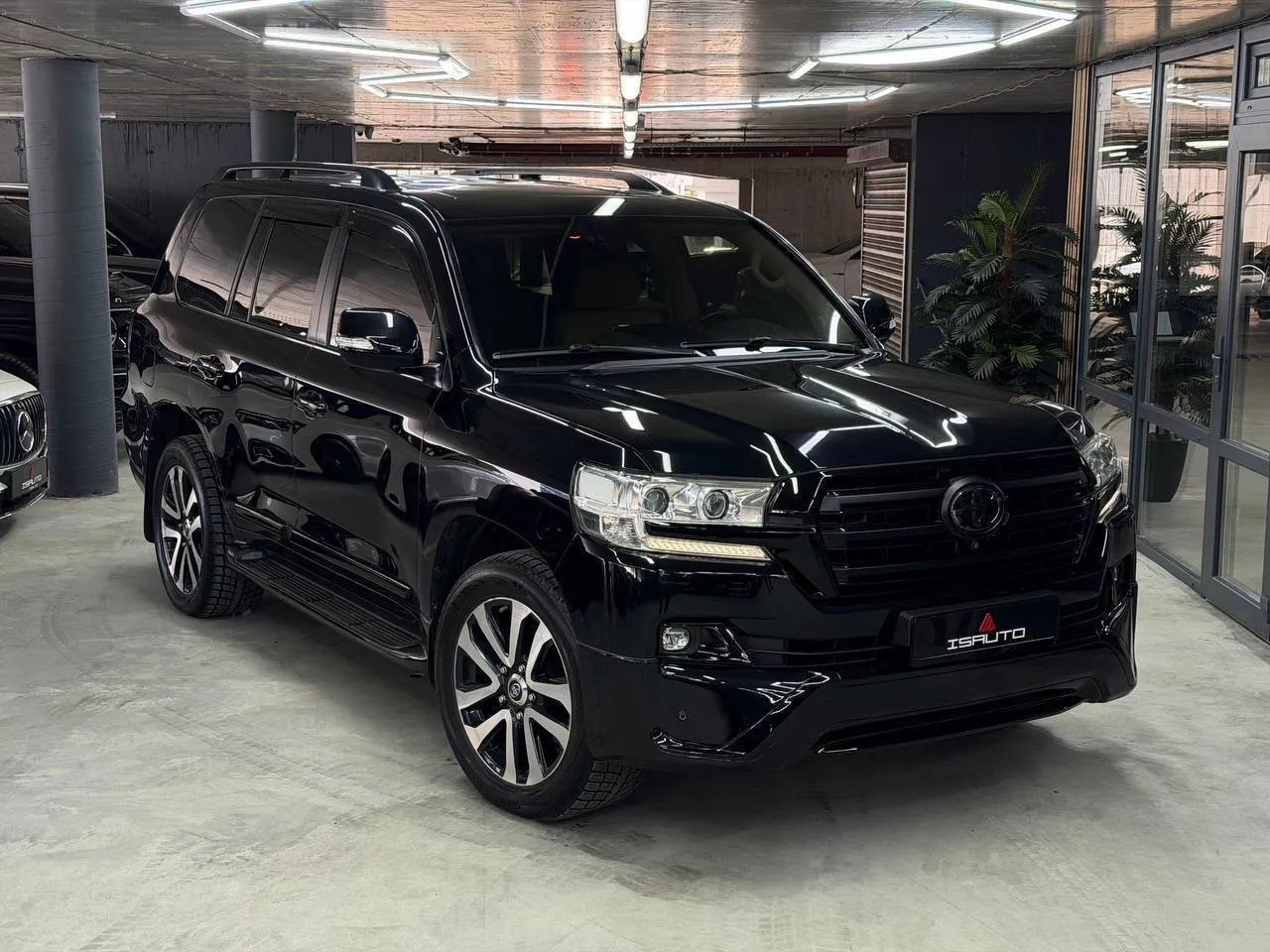 Toyota LandCruiser200 — фото 1