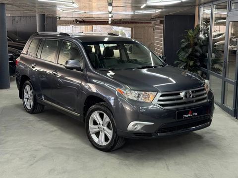 Toyota Highlander — фото 1