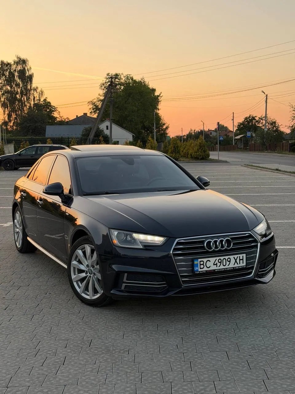 Audi A4 — фото 1