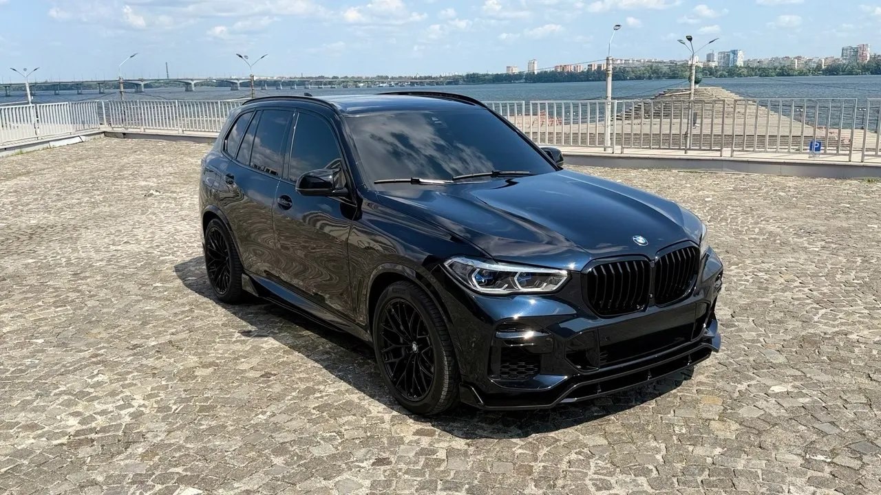 BMW X5 M50I — фото 1