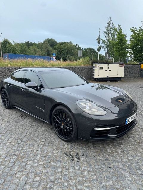Porsche Panamera 4 E-Hybrid