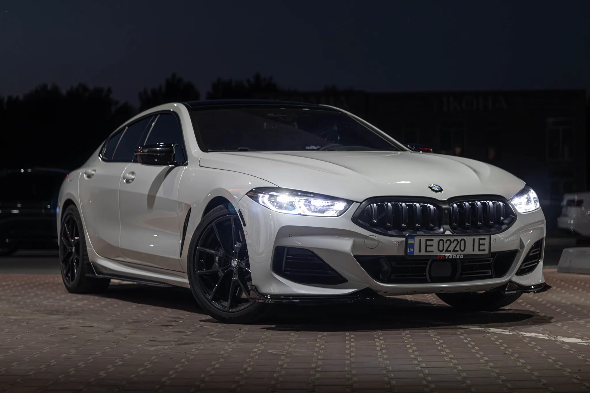 BMW M850i — фото 1