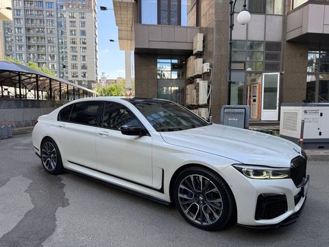 BMW 750i