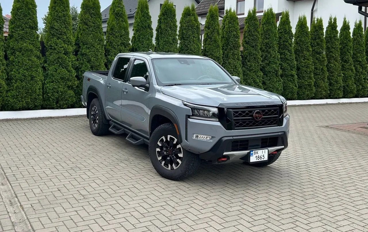 Nissan Frontier — фото 1
