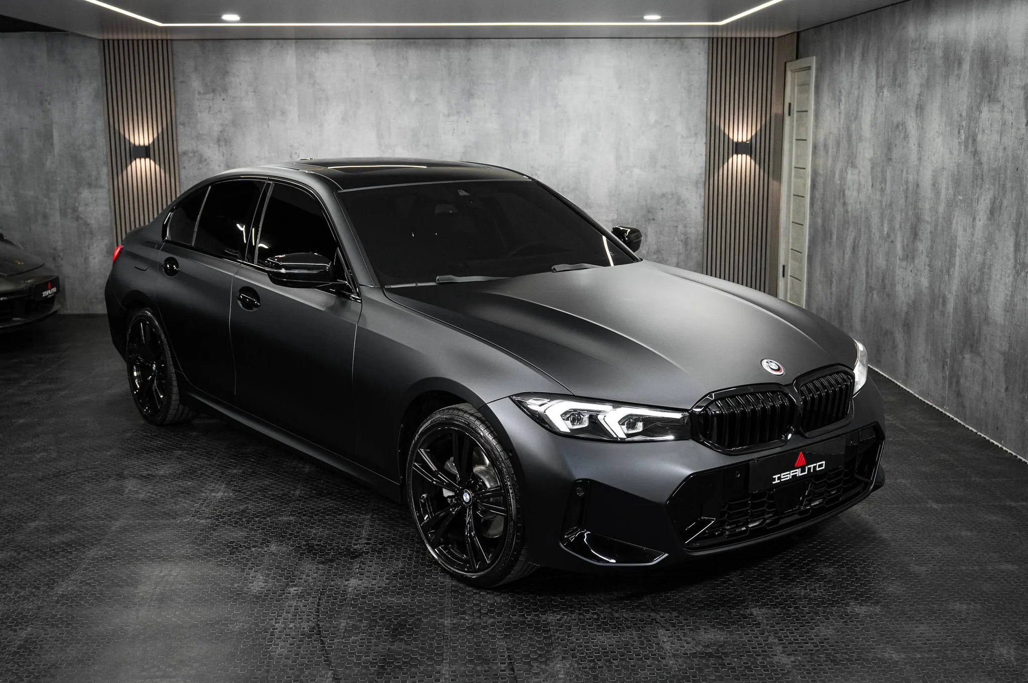 BMW 330i — фото 1