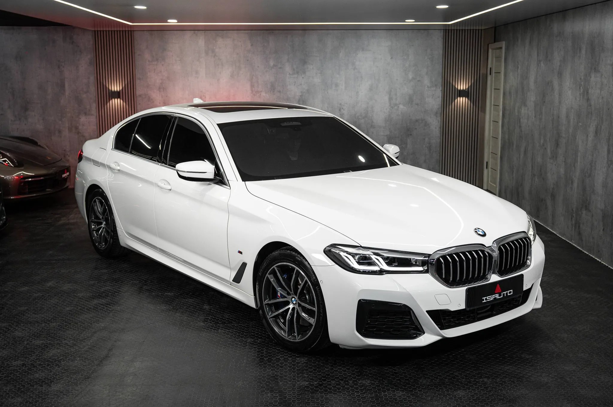 BMW 5Series 523d — фото 1