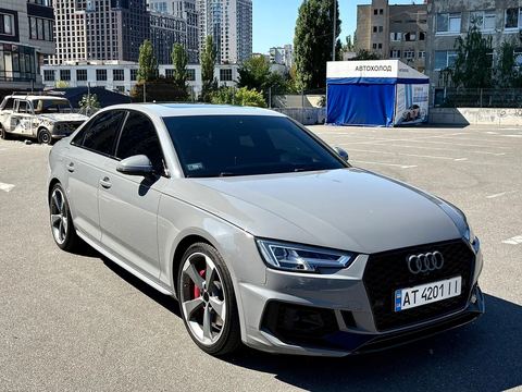 Audi S4