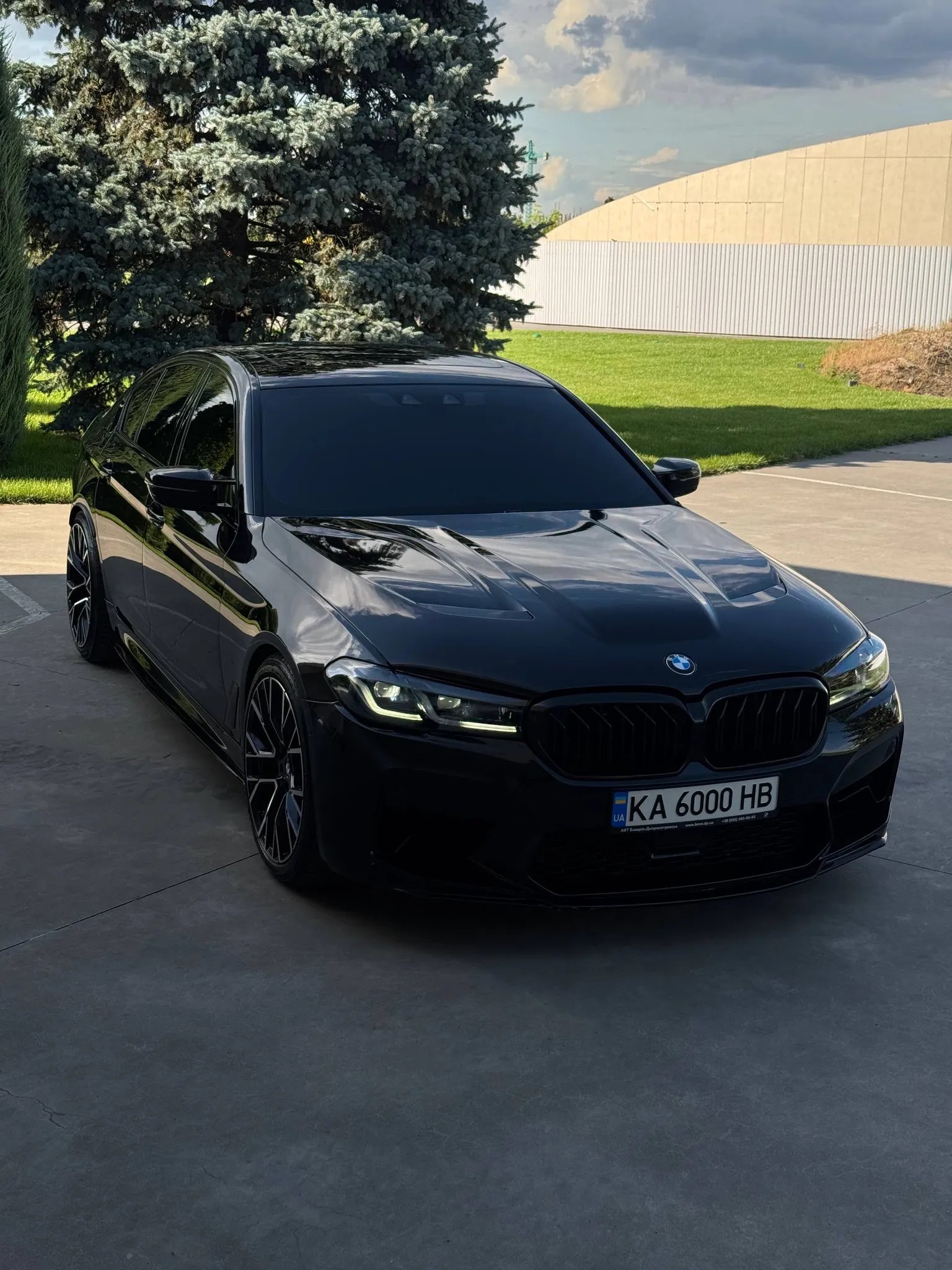 BMW M550I Xdrive — фото 1