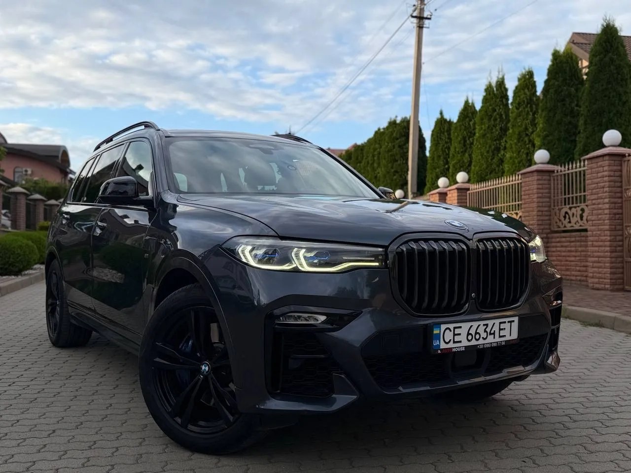 BMW X7M — фото 1