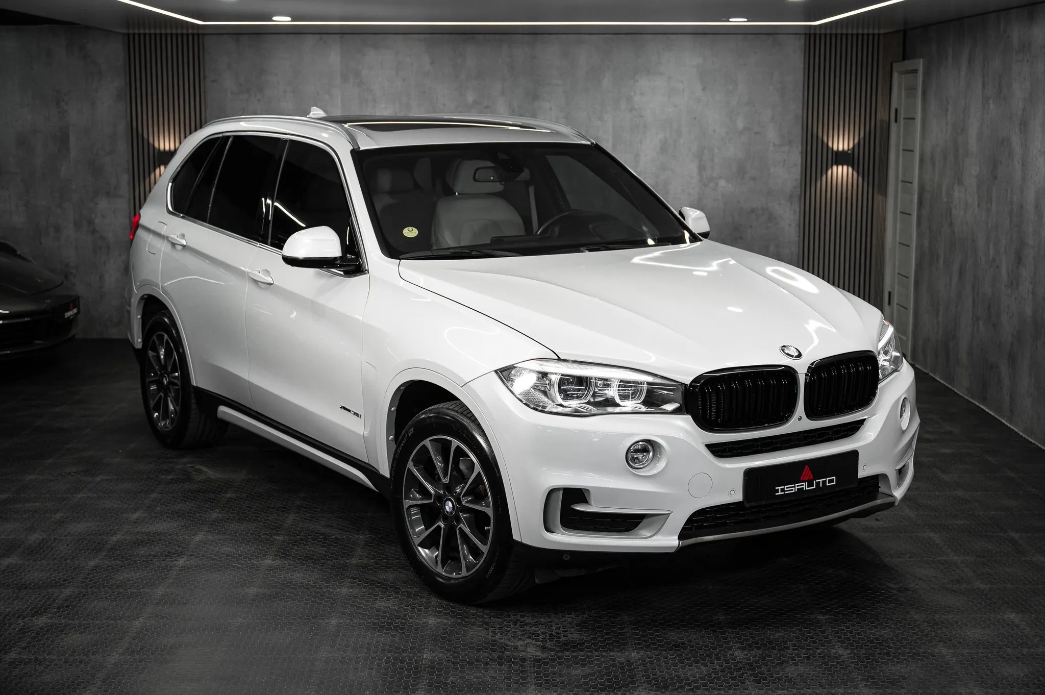 BMW X5 — фото 1