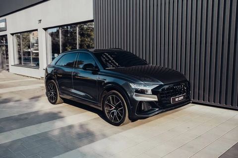 Audi Q8 S-line