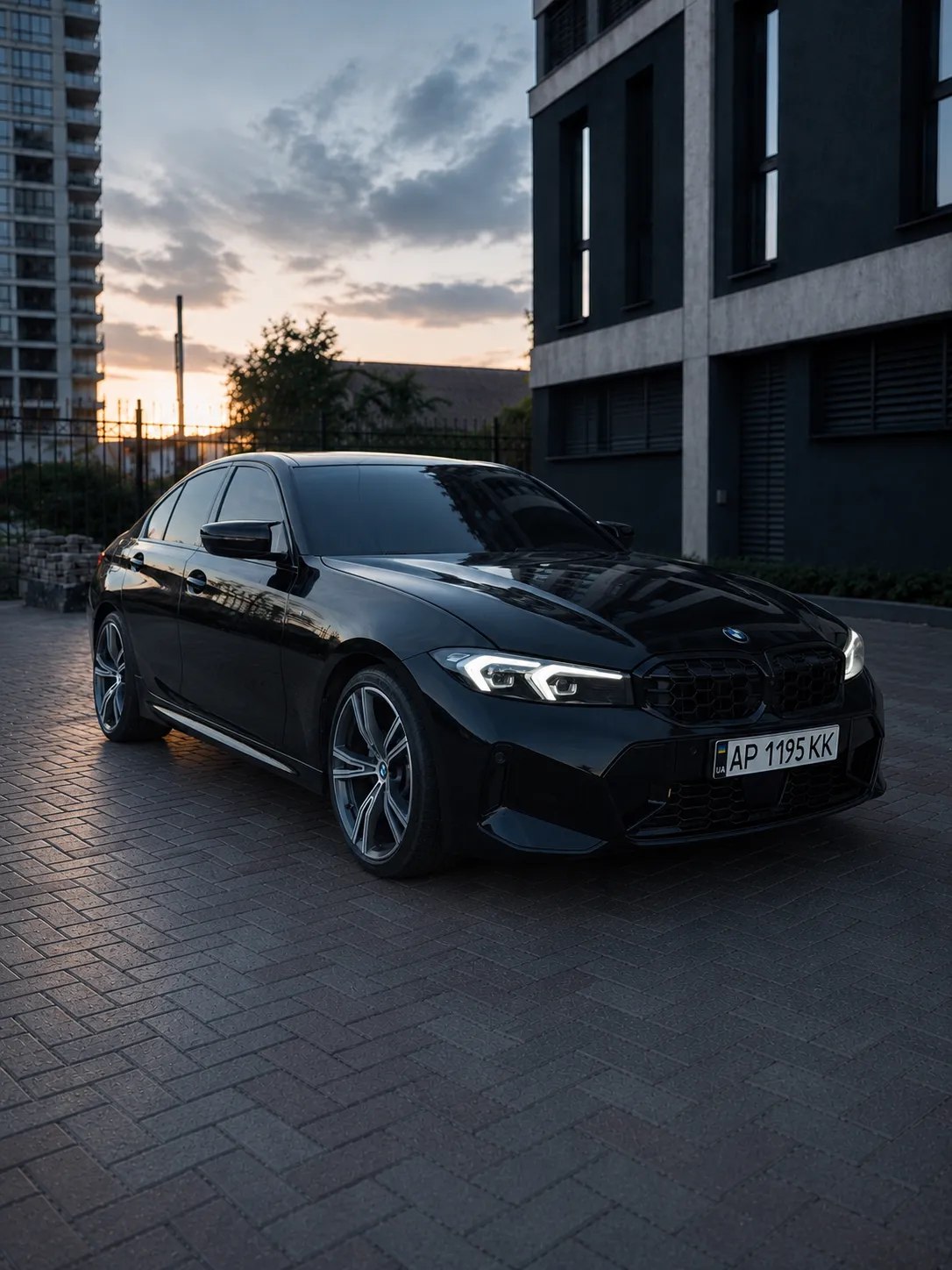 BMW 330i — фото 1