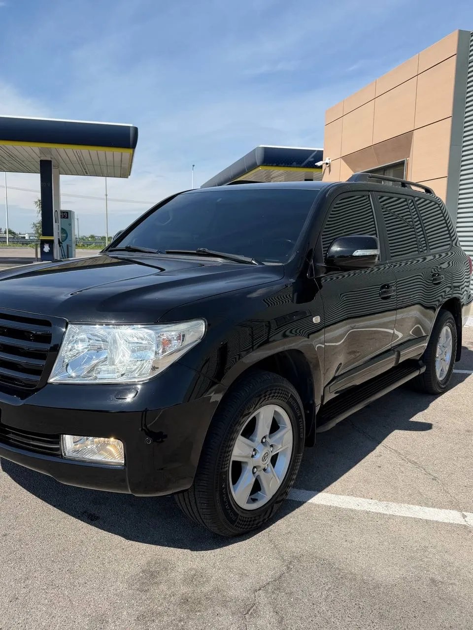 Toyota LandCruiser200 — фото 1