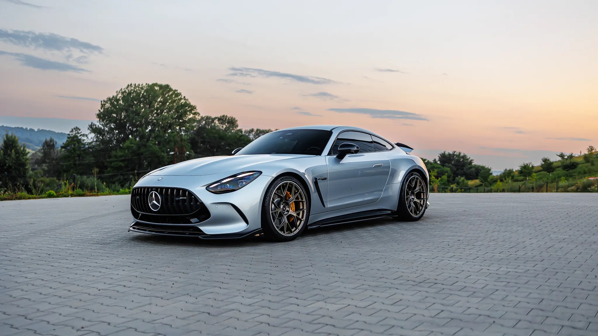 Mercedes-Benz AMG GT — фото 1