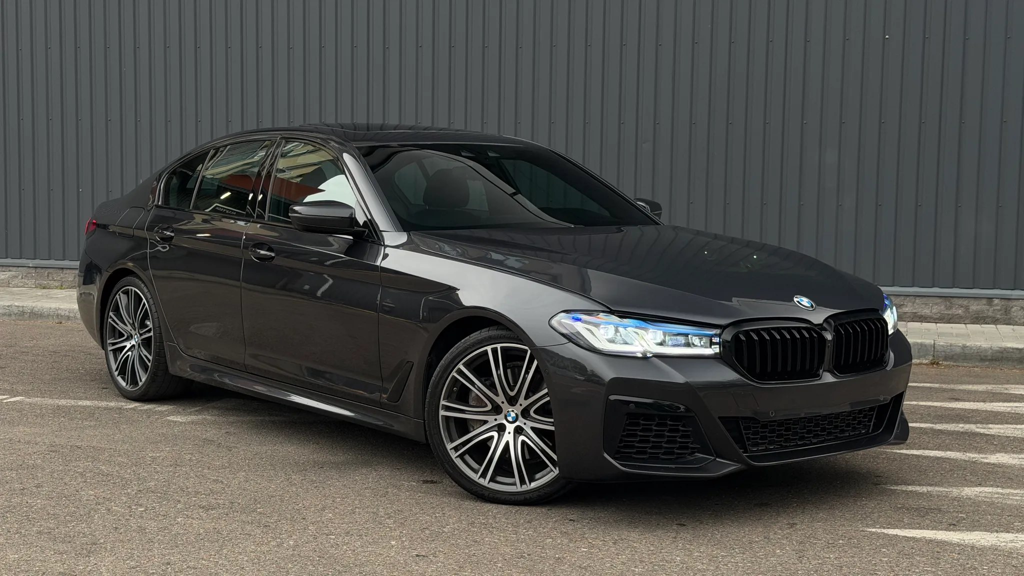 BMW 540i — фото 1
