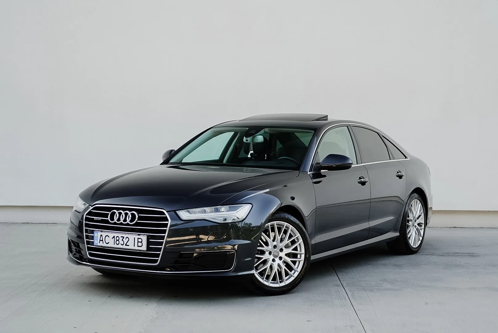 Audi A6 — фото 1
