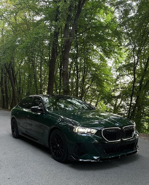 BMW 540i — фото 1