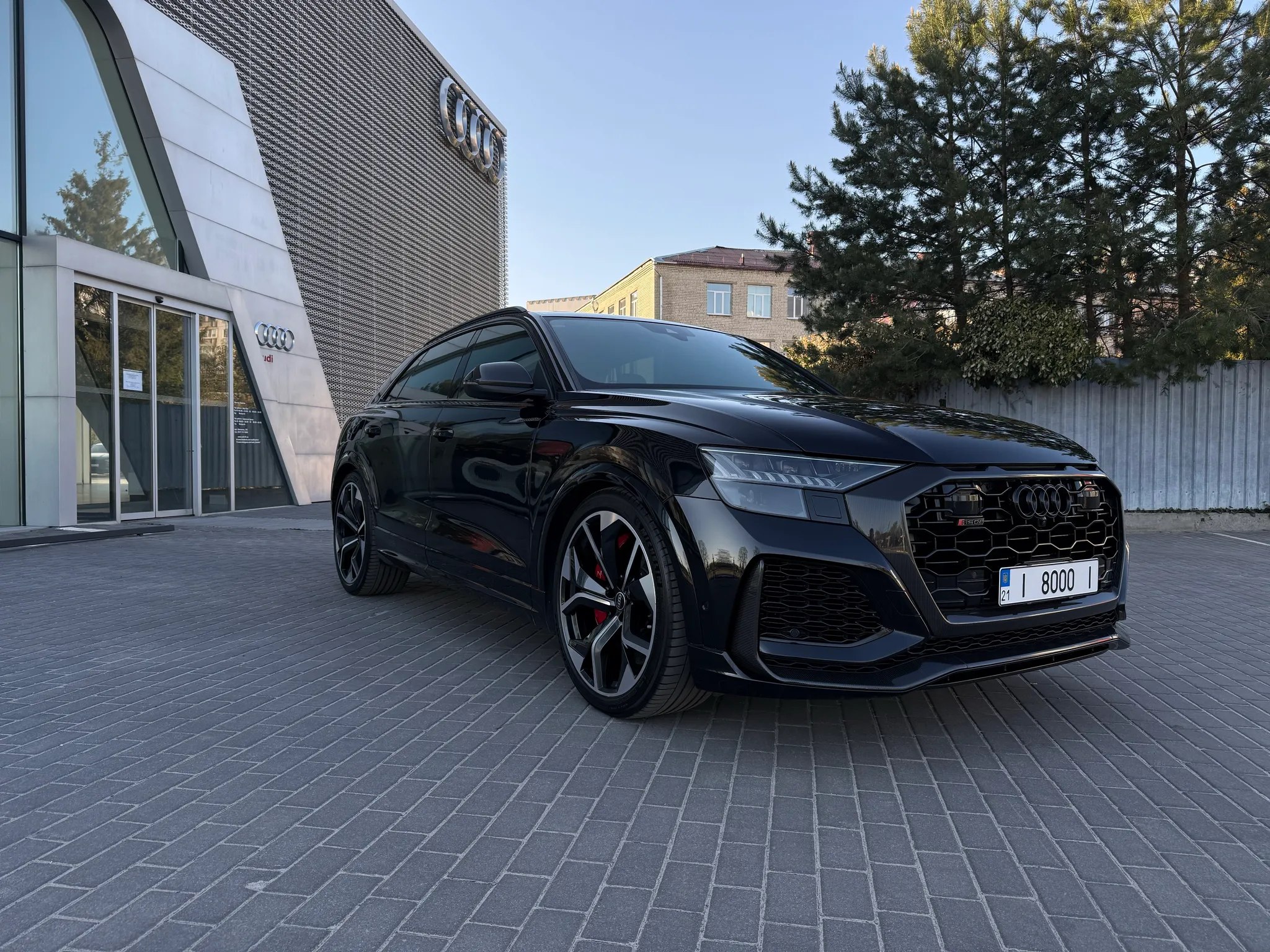 Audi RSQ8 — фото 1