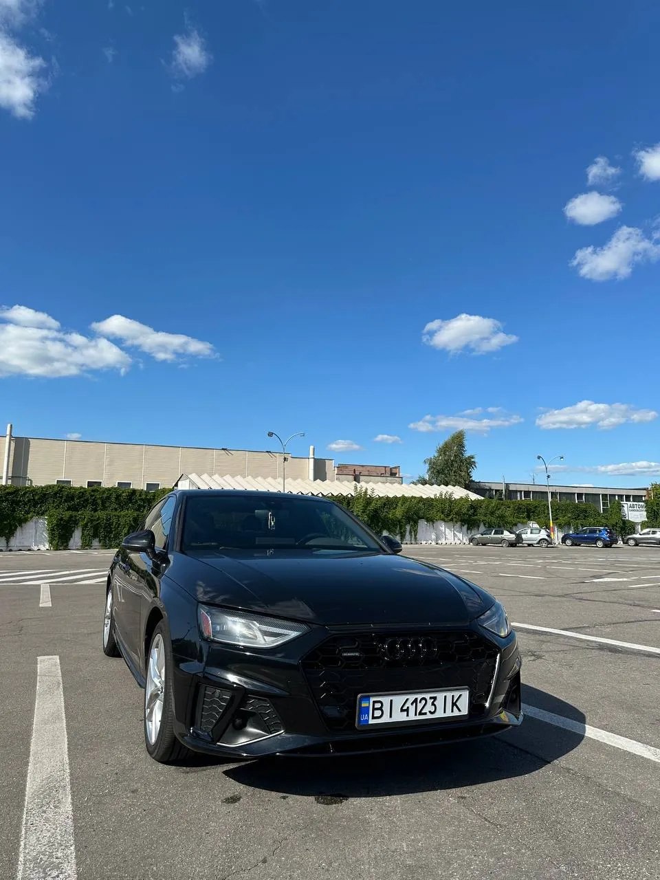 Audi A4 — фото 1