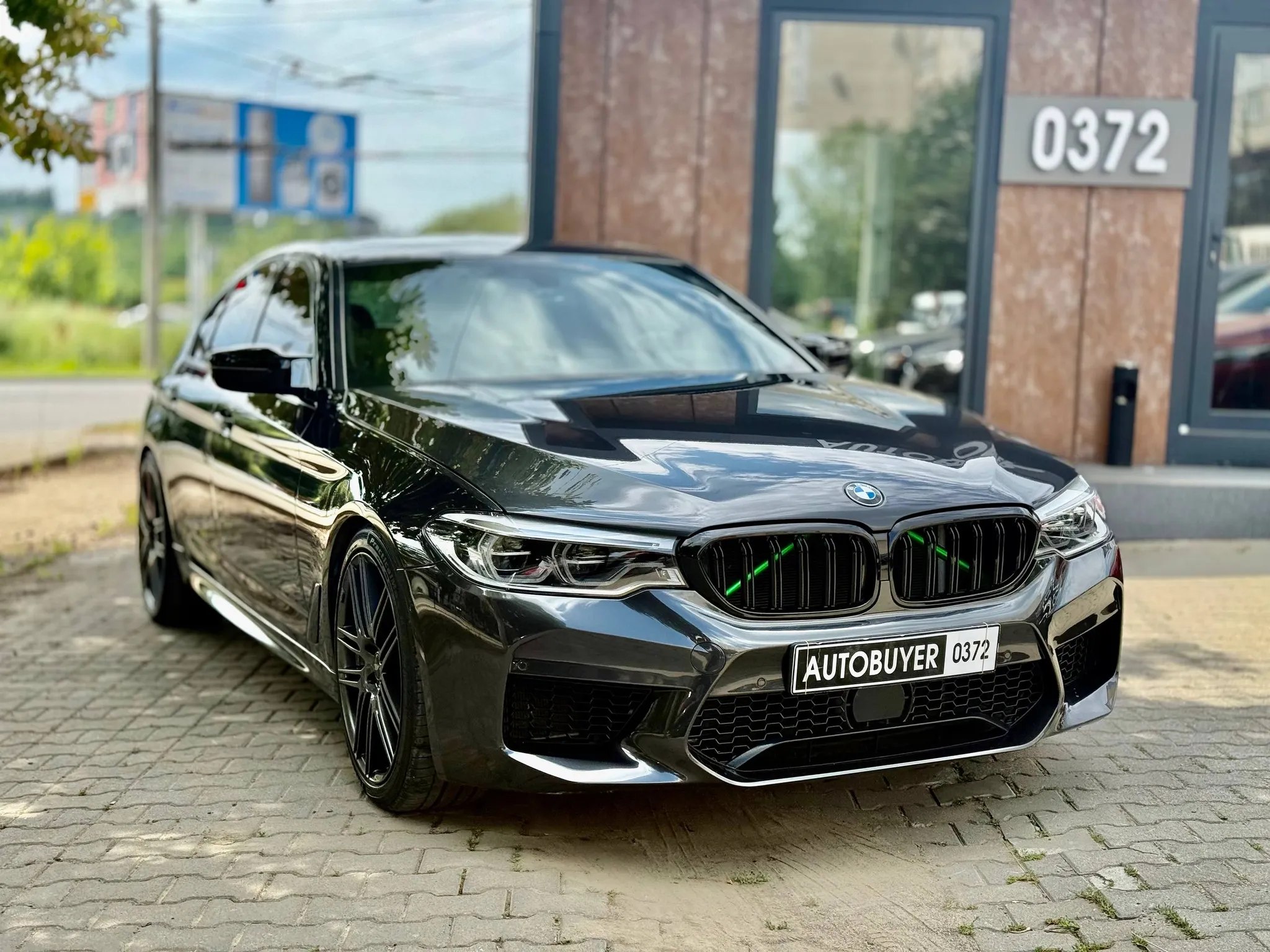 BMW 530i — фото 1