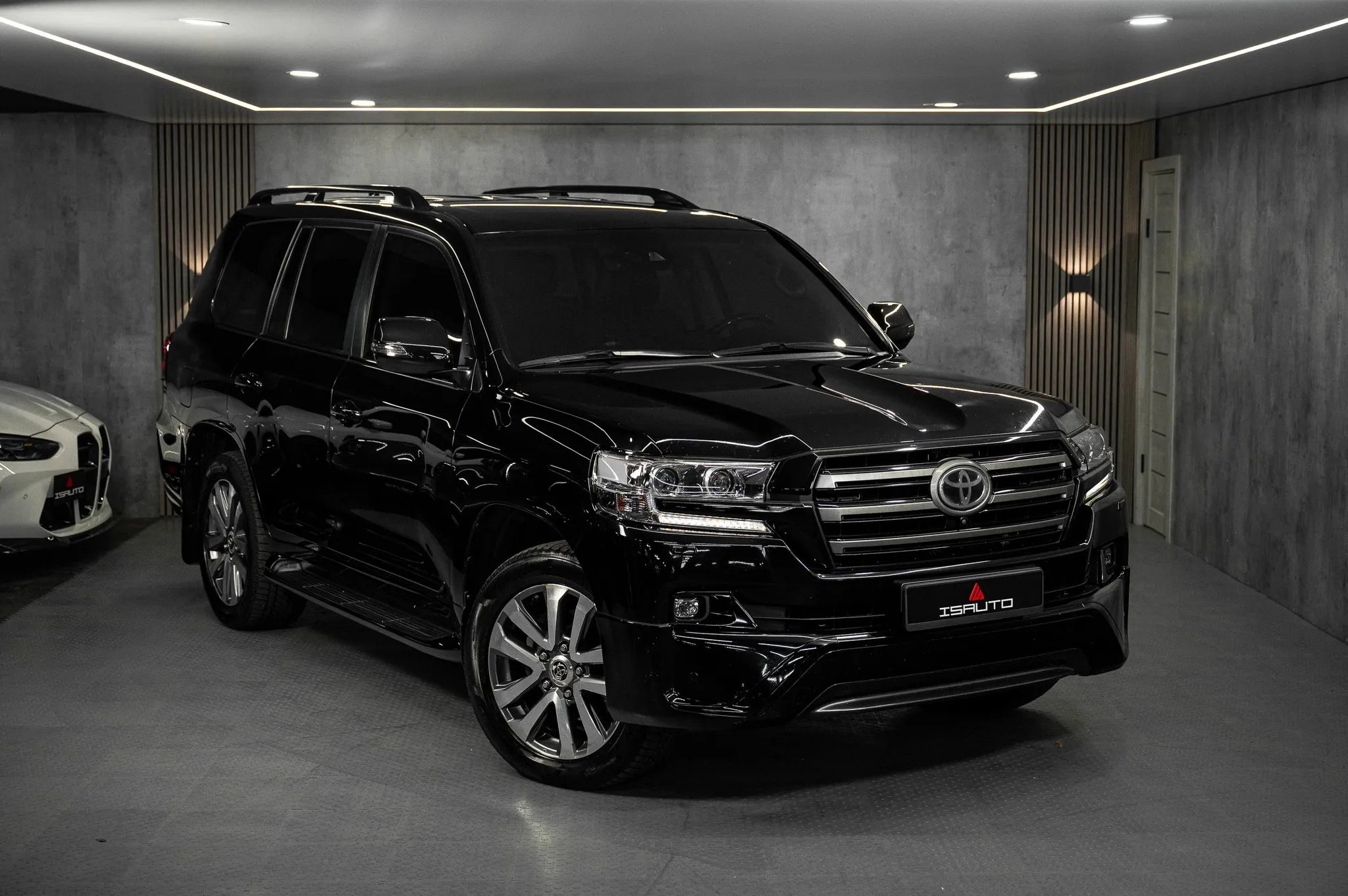 Toyota LandCruiser200 — фото 1