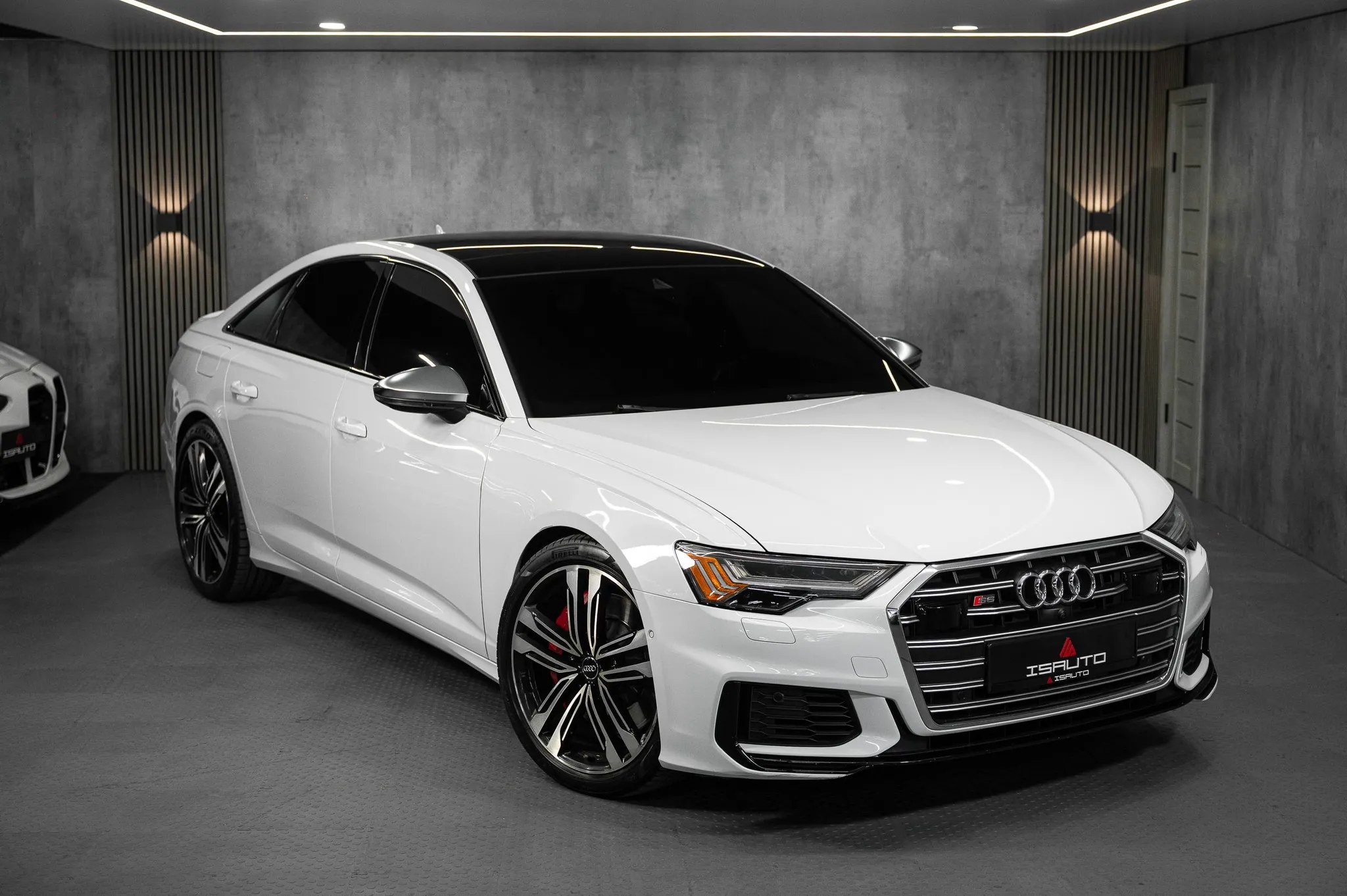 Audi S6 — фото 1