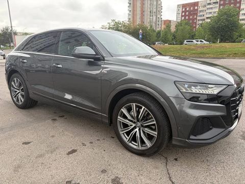 Audi Q8 S line