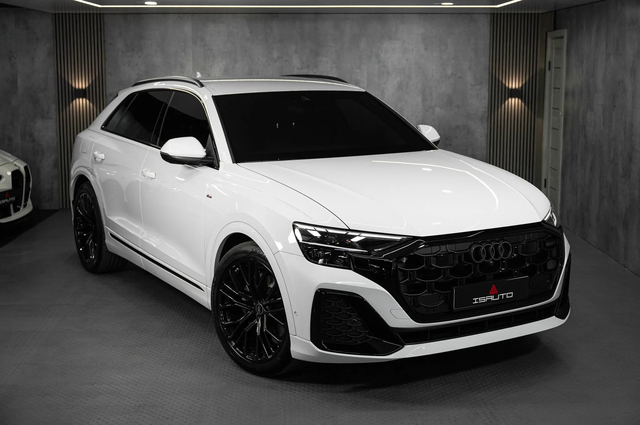 Audi Q8 S line — фото 1