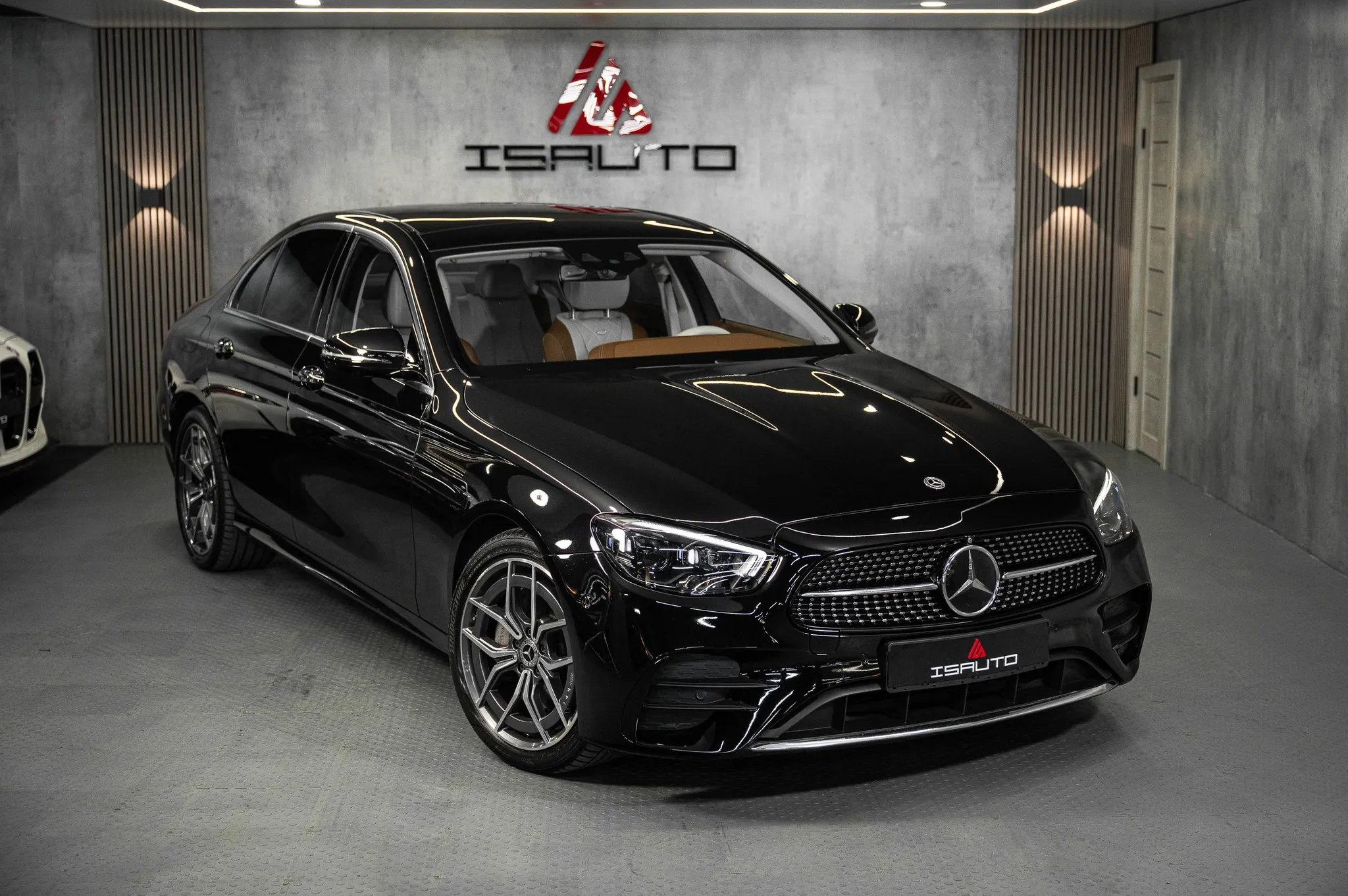 Mercedes-Benz EClass E220d — фото 1