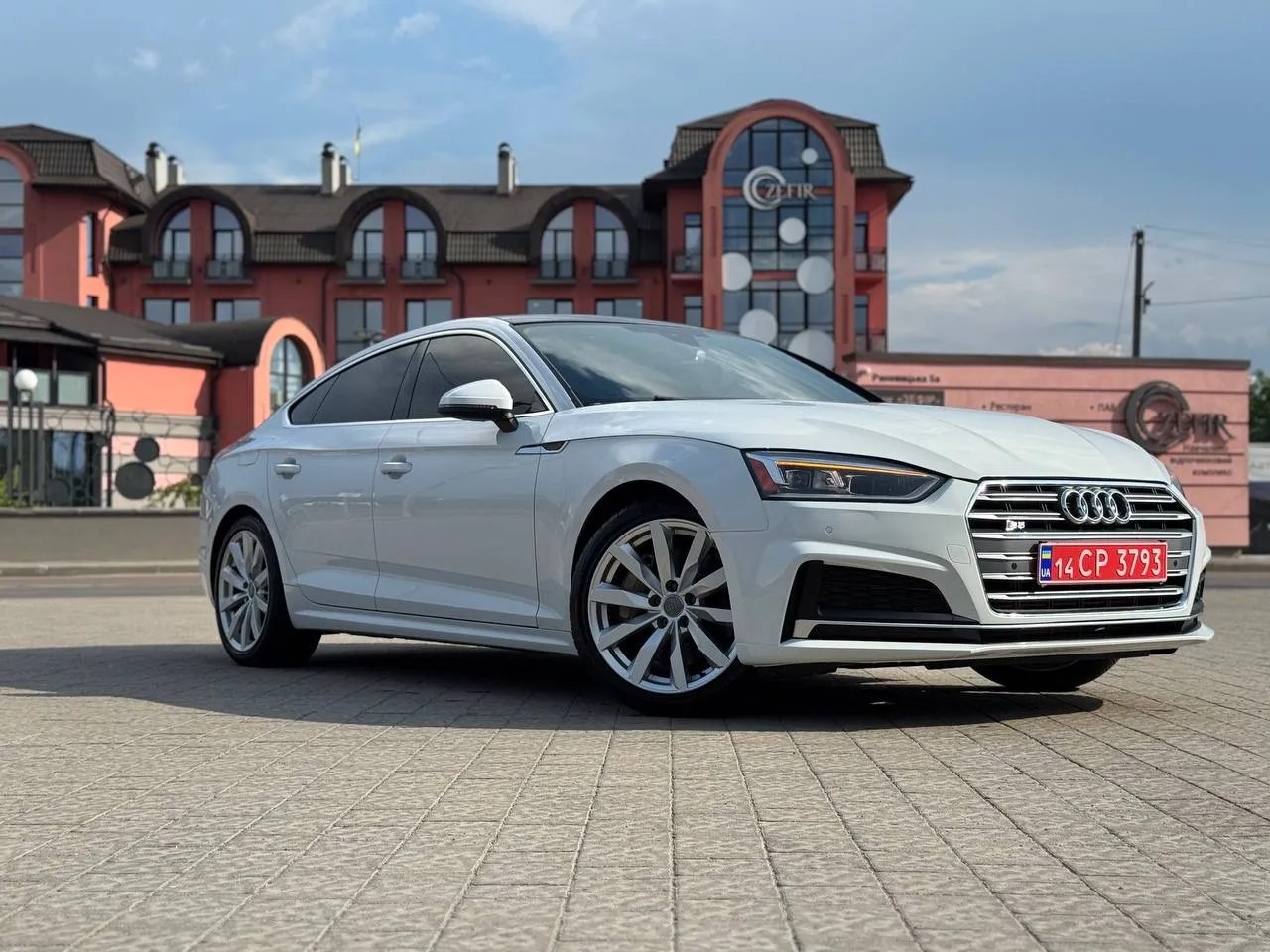 Audi A5 — фото 1
