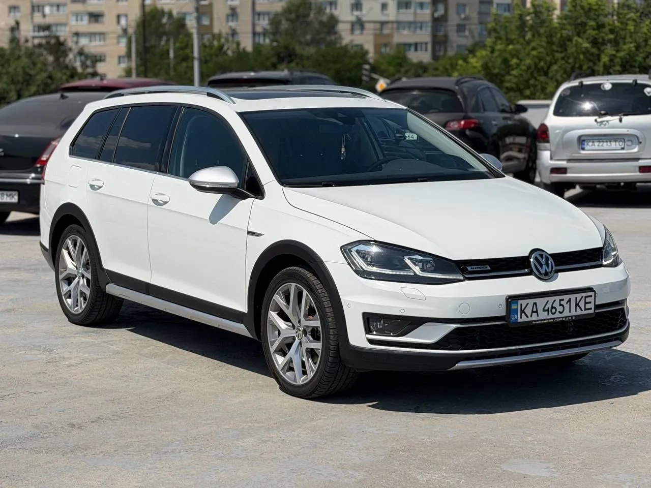 Volkswagen Golf Alltrack — фото 1