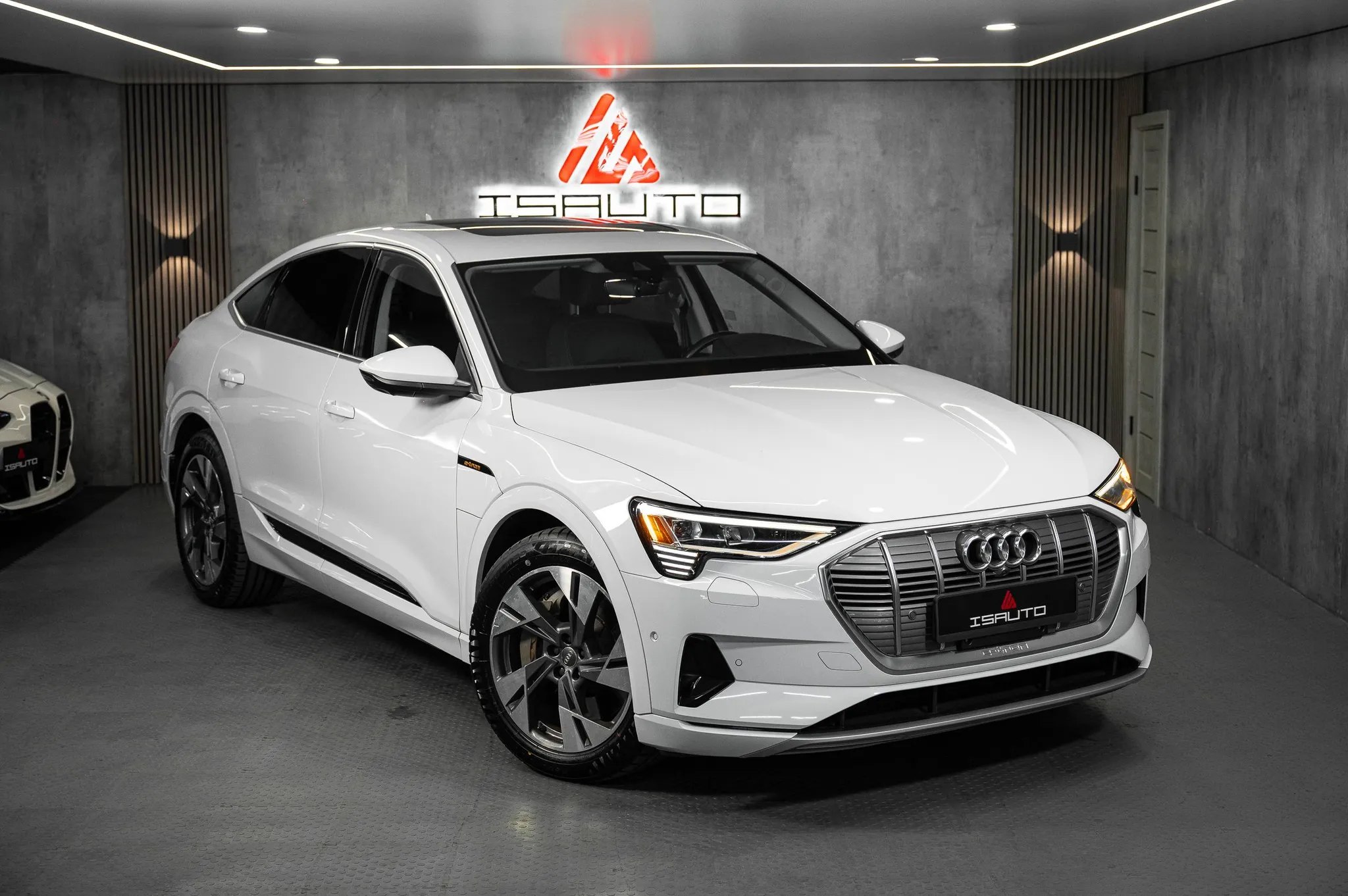 Audi e-tron Sportback — фото 1