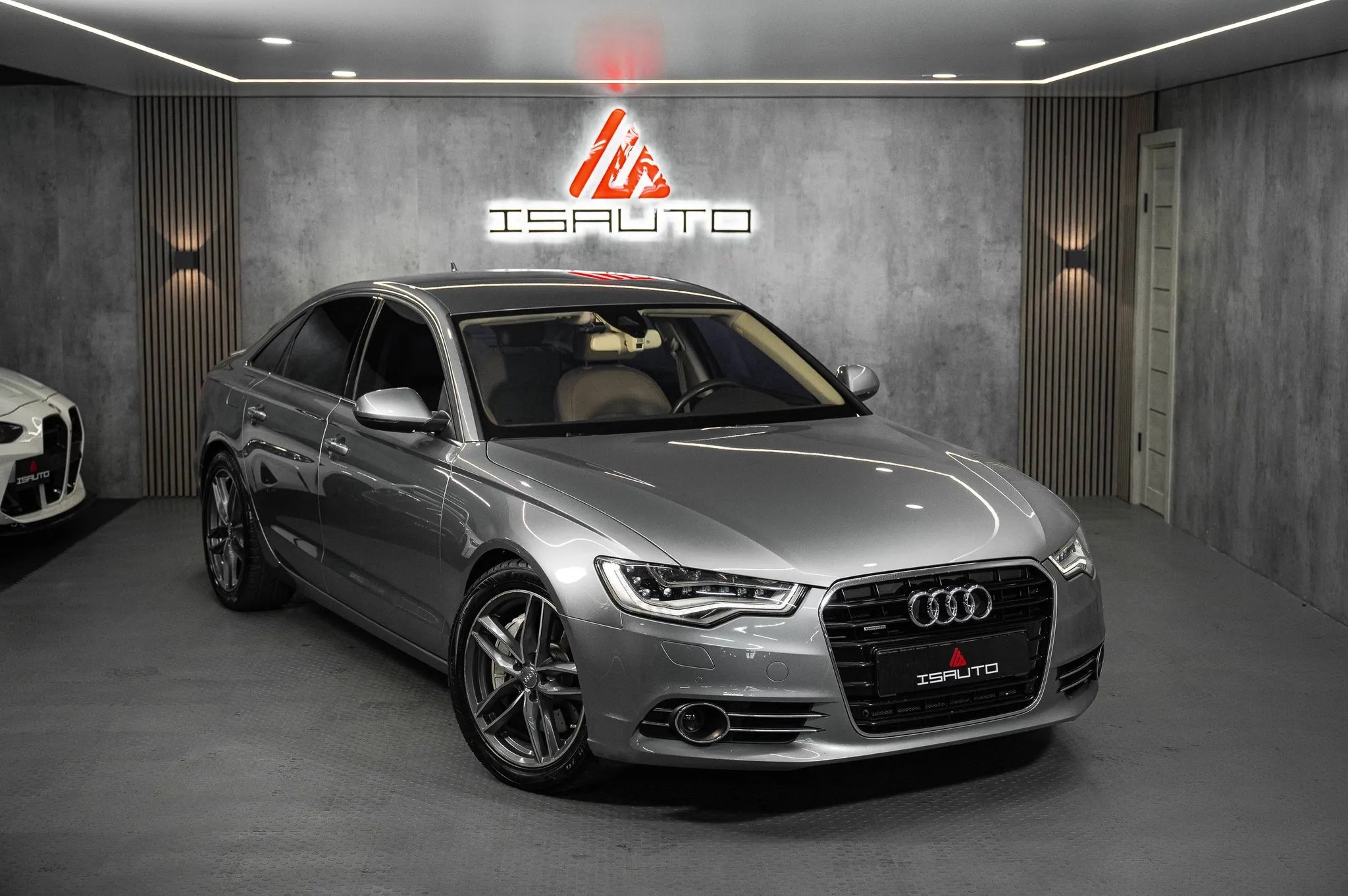Audi A6 — фото 1