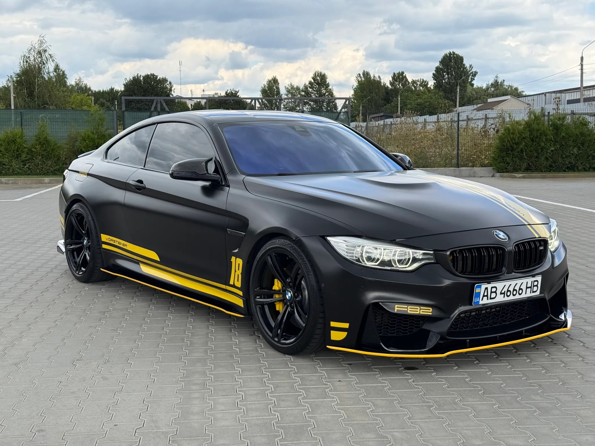 BMW M4 — фото 1