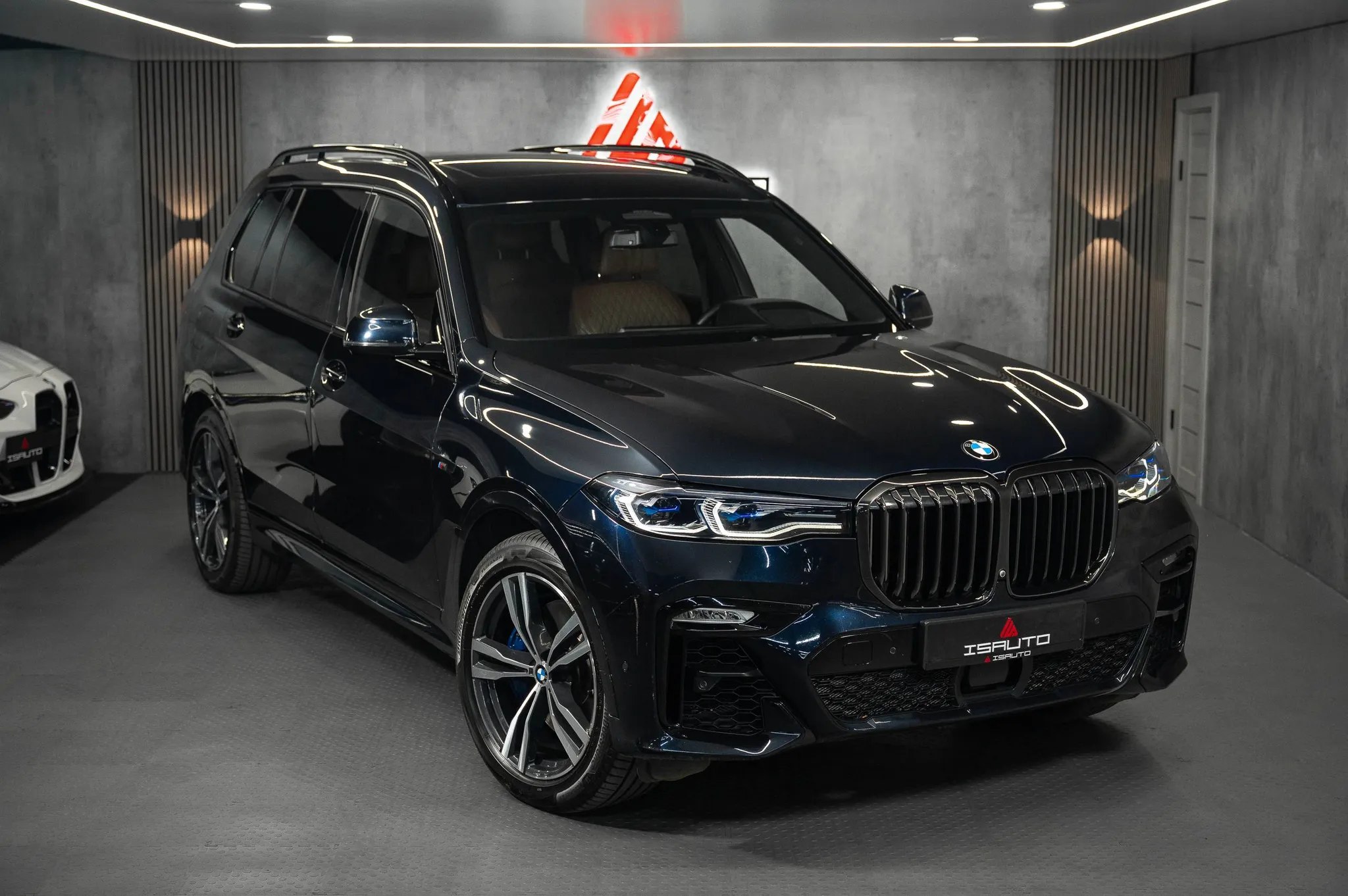BMW X7 M50d — фото 1