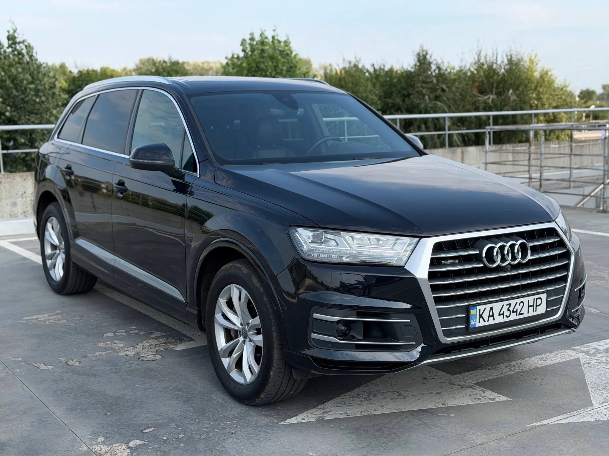 Audi Q7 — фото 1