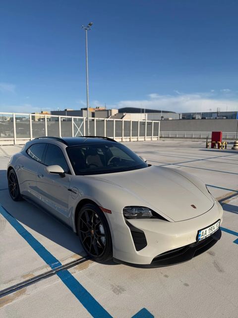 Porsche Taycan Cross Turismo GTS