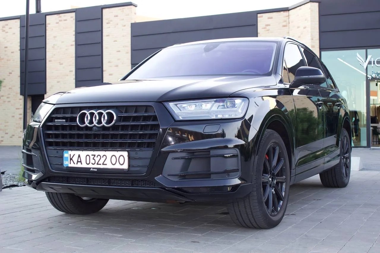Audi Q7 — фото 1