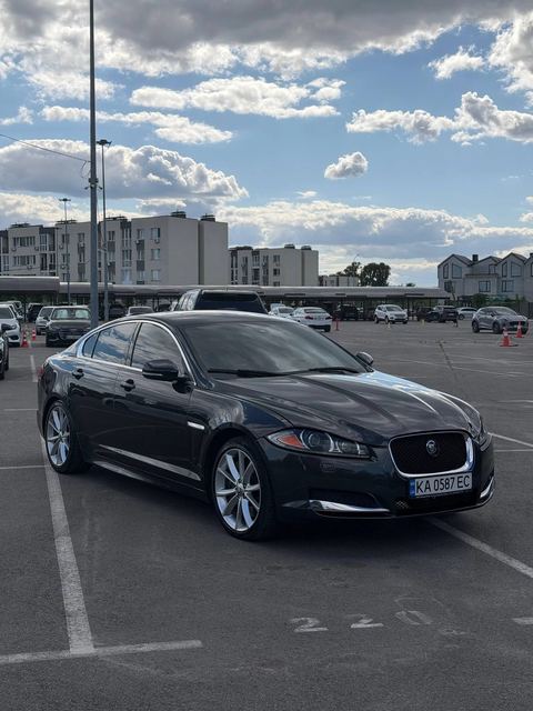 Jaguar XF