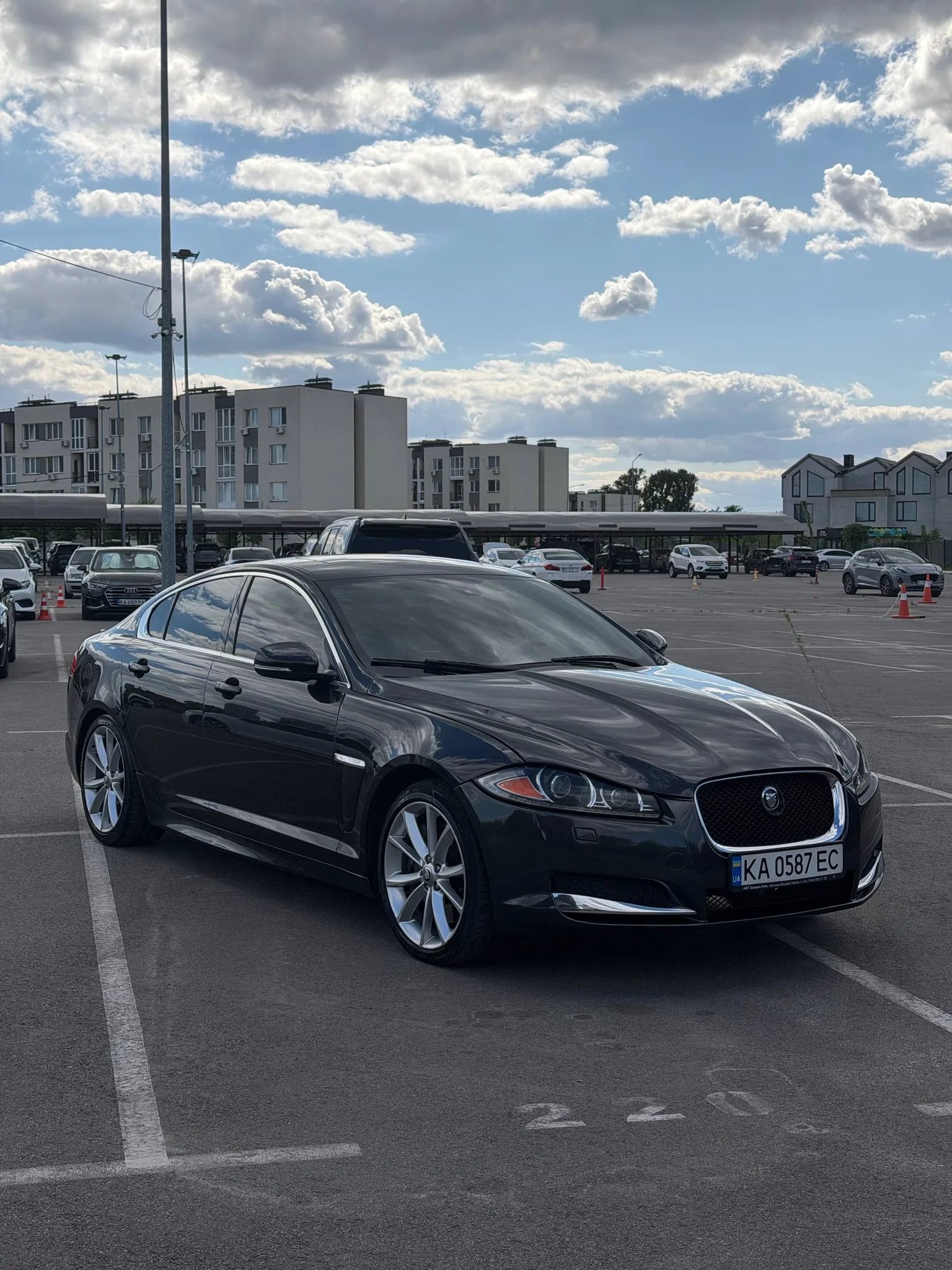 Jaguar XF — фото 1