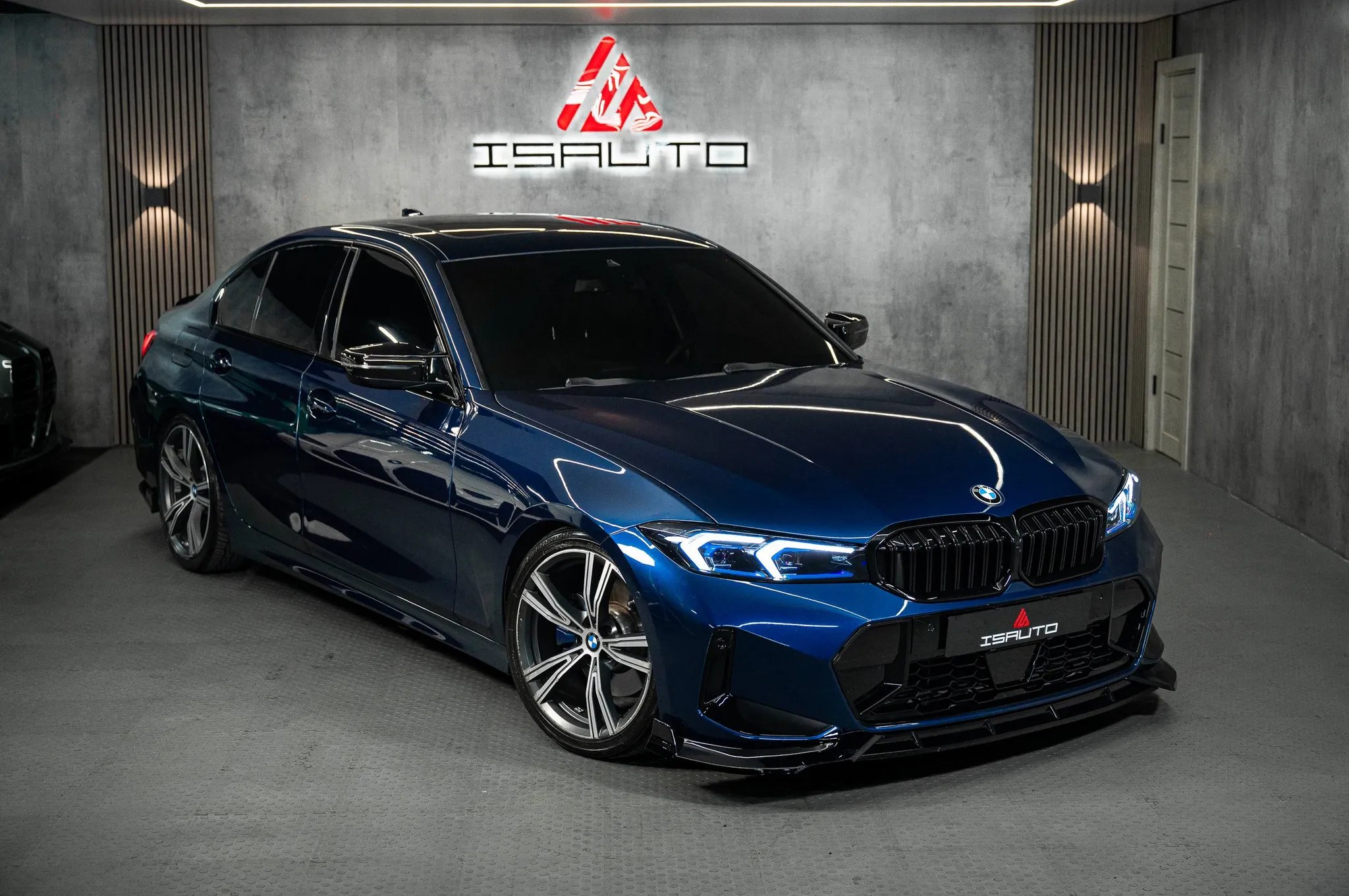 BMW 330i — фото 1