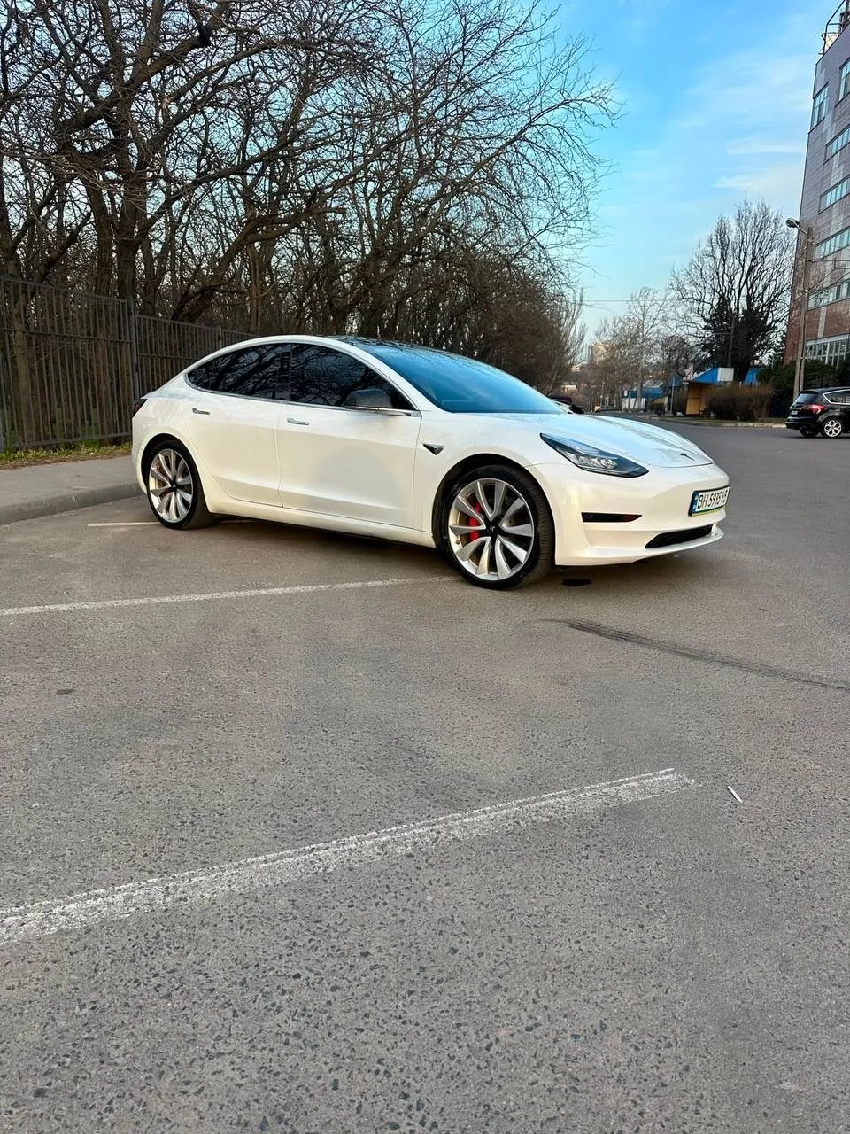 Tesla Model 3 — фото 1